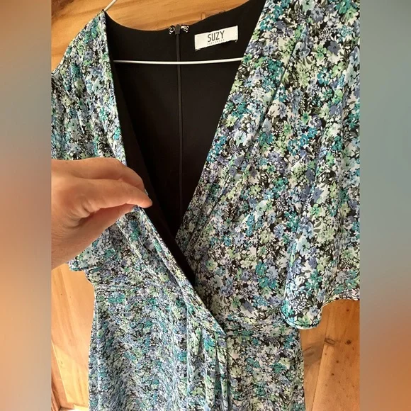 👗Floral Wrap Dress💗 - Picture 6 of 8